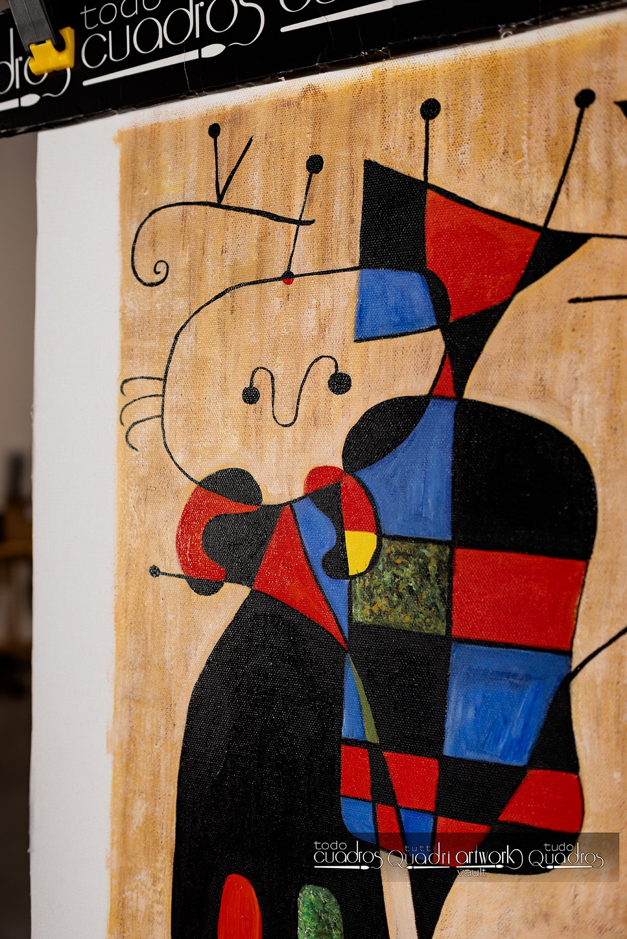 Personnages et un chien devant le soleil, Miró
